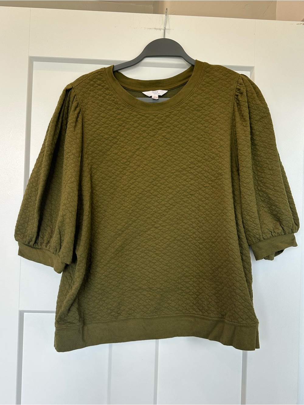 Time and Tru Olive Quilted Puff Sleeve Sweatshirt